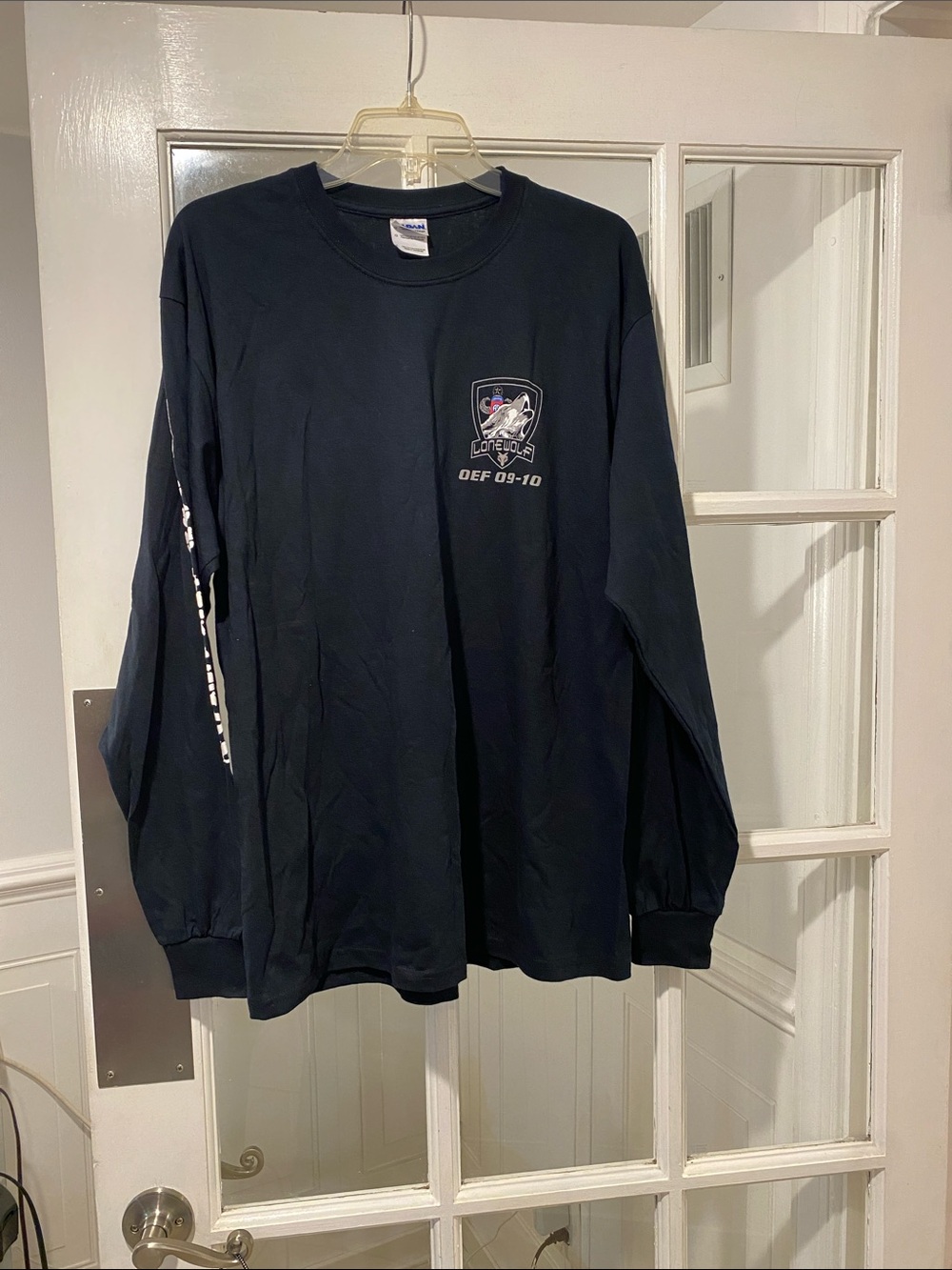 Gildan  LoneWolf size Large T-shirt good condition